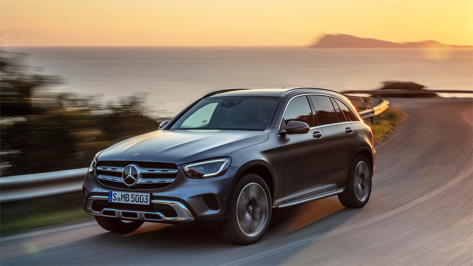 Eccovi il nuovo Mercedes GLC300 E 4MATIC: le novità tech
