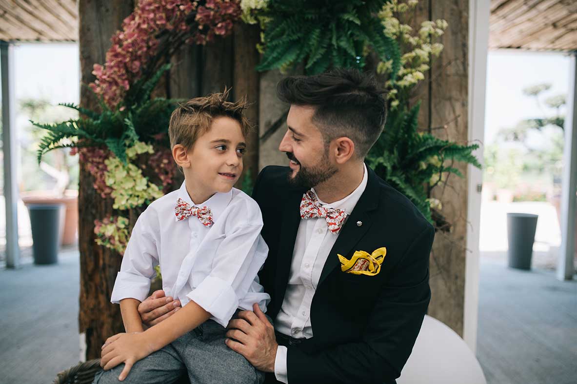 Dai un tocco di stile al tuo outfit casual quotidiano con i papillon Papillover: Made in Italy, sartoriali e completamente personalizzabili!