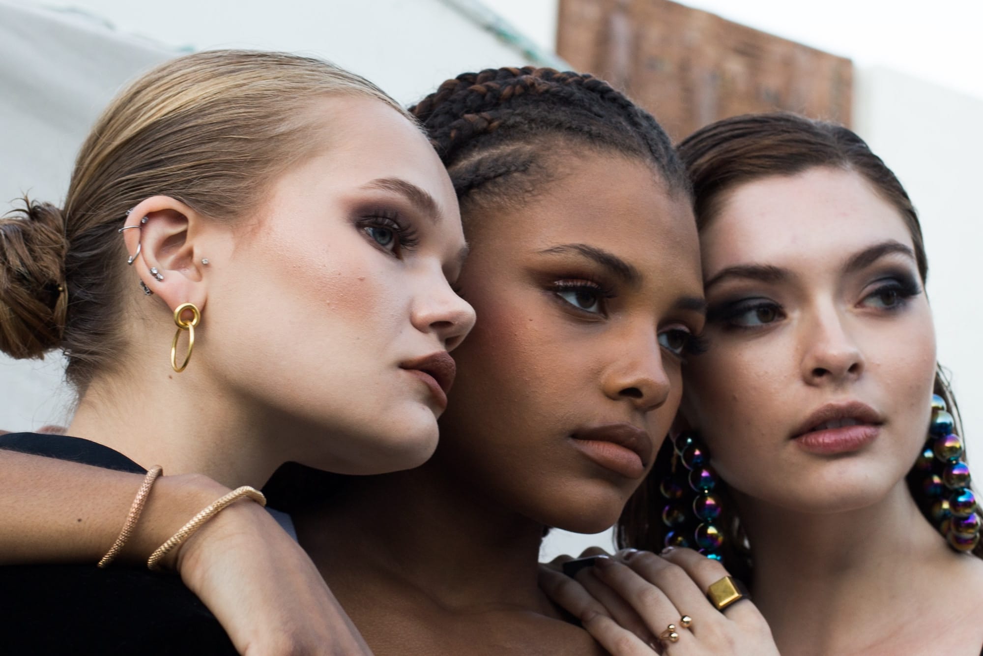 Moschino e gli abiti omaggio alla birra Budweiser