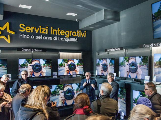 A Milano il primo store interactive di Euronics
