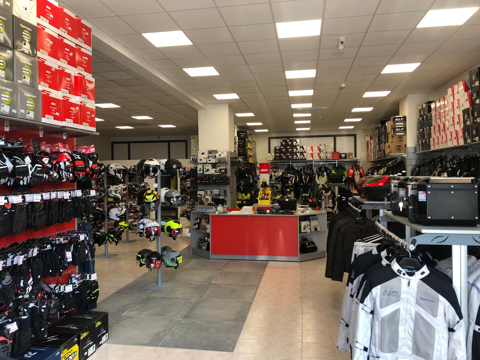 Guanti moto Motoabbigliamento, top brand e 15mila articoli in catalogo