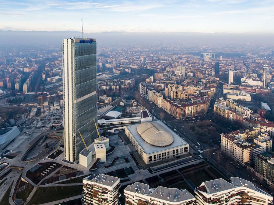  Torre Allianz a Milano si spegne per M’illumino di meno