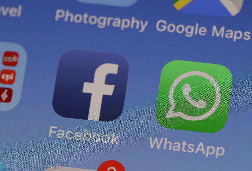 Novità WhatsApp: dagli sticker animati ai QR code