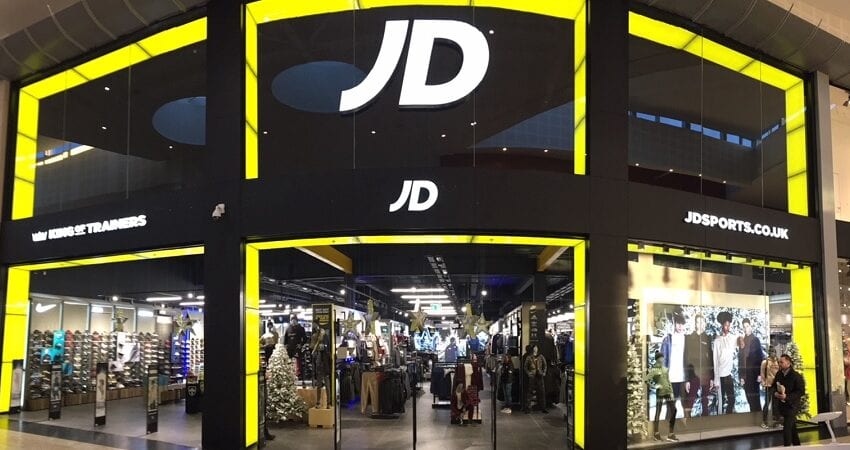  JD Sports non si ferma neanche in pandemia: via a 4 nuovi store, incrementi nelle vendite per l’online, e la nuova campagna