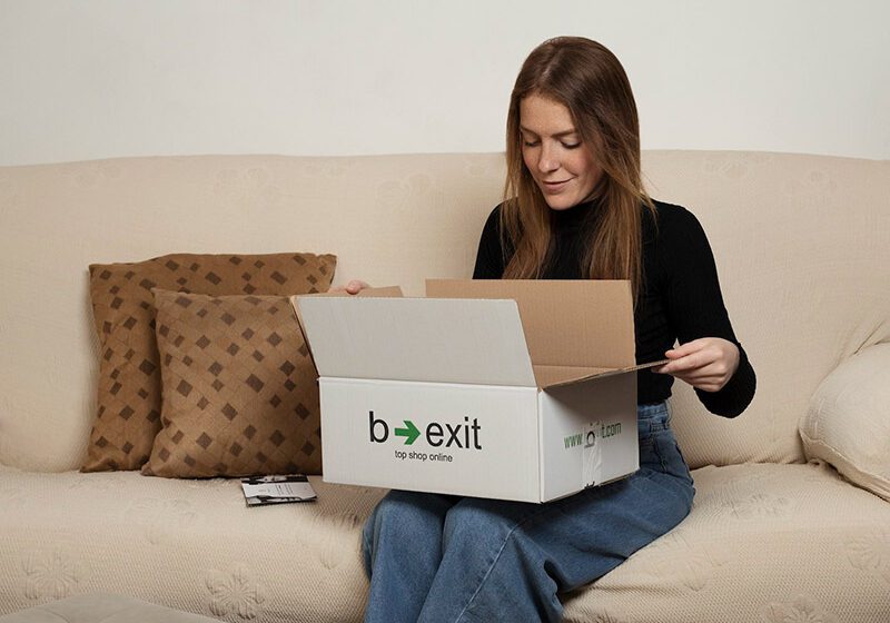 Su B-exit.it i migliori marchi di scarpe e borse 100% originali in offerta
