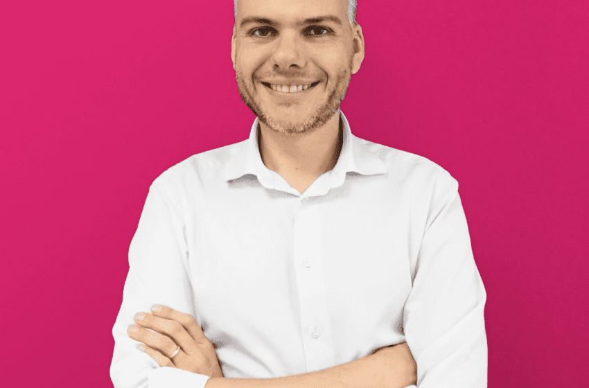 La scuola per chatbot: AIknowyou è la piattaforma che analizza le richieste degli utenti e crea una base di conoscenza per rendere i chatbot sempre più smart