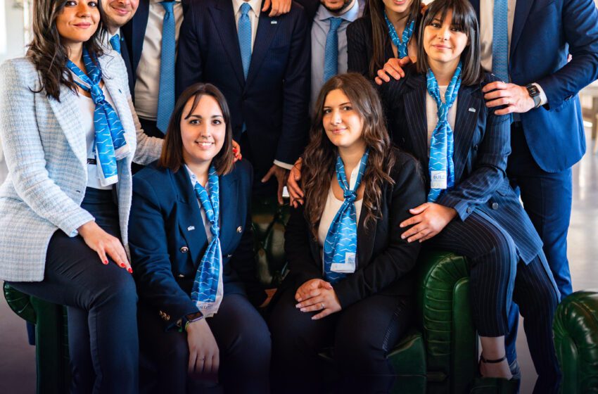 Come si evolve il ruolo degli agenti immobiliari? Non più venditori porta a porta ma veri e propri professionisti della compravendita 3.0