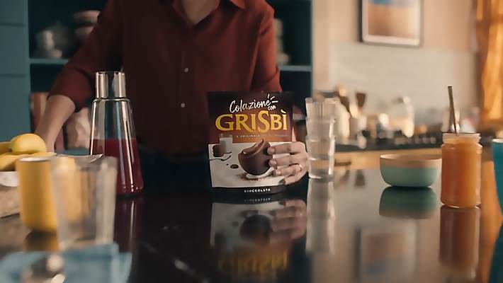 “COLAZIONE CON GRISBÌ” INVADE TV, PIATTAFORME DIGITALI E SPAZI URBANI