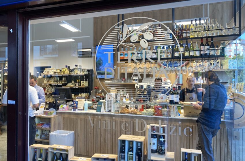  Carrefour lancia una nuova campagna di influencer marketing dedicata al primo flagship store “Terre d’Italia – Vini e Delizie”