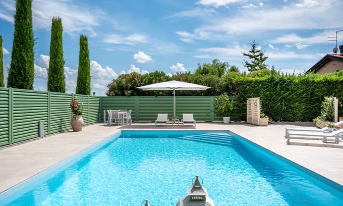 BSVillage: piscine, accessori per la loro manutenzione e arredi da esterno