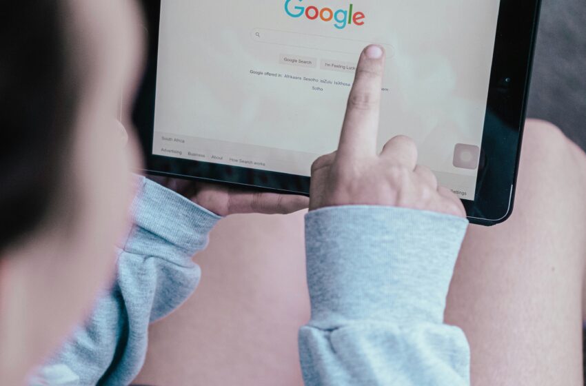 AI E MOTORI DI RICERCA. COME CAMBIANO LE RICERCHE DEI CONSUMATORI E COSA DEVONO FARE I BRAND PER FARSI TROVARE
