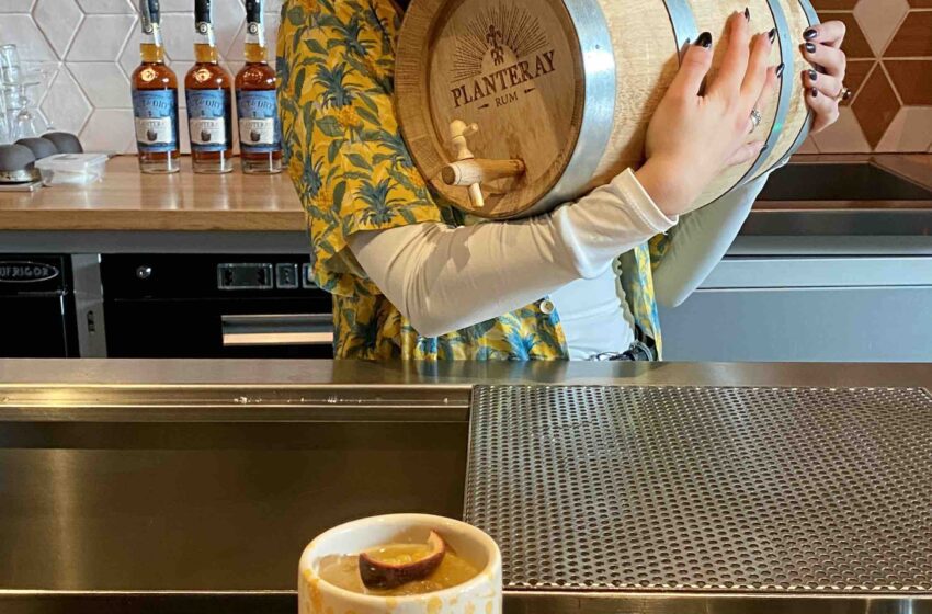 Chiara Braione de Il Lanificio di Salerno, Luigi Giordano del Maturo Pizzeria di Napoli e Luca Grifi del Taxi Bar di Fermo salgono sul podio della prima edizione della Blending Competition by Planteray Rum