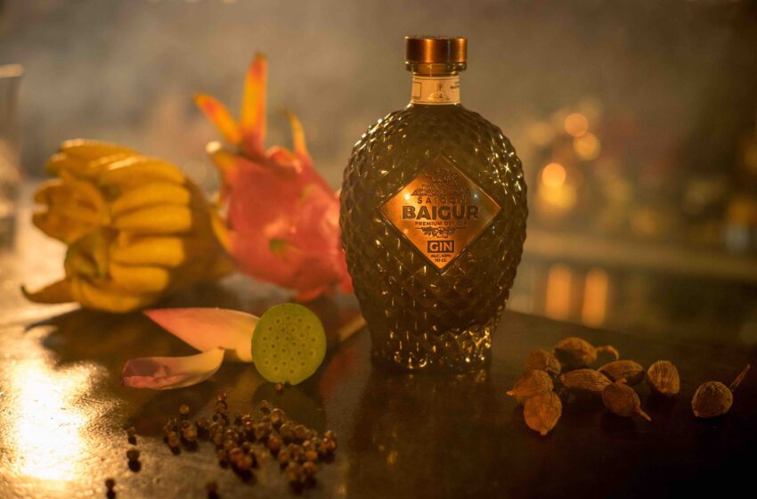  UNO SGUARDO AD ORIENTE TRA BOTANICHE ESOTICHE E MITI ANTICHI: IL GIN SAIGON BAIGUR RACCONTA IL VIETNAM NEL GIORNO DELLA SUA INDIPENDENZA CON UN DISTILLATO CHE È UN TRIBUTO LIQUIDO ALL’ANIMA MISTICA DELLA NAZIONE